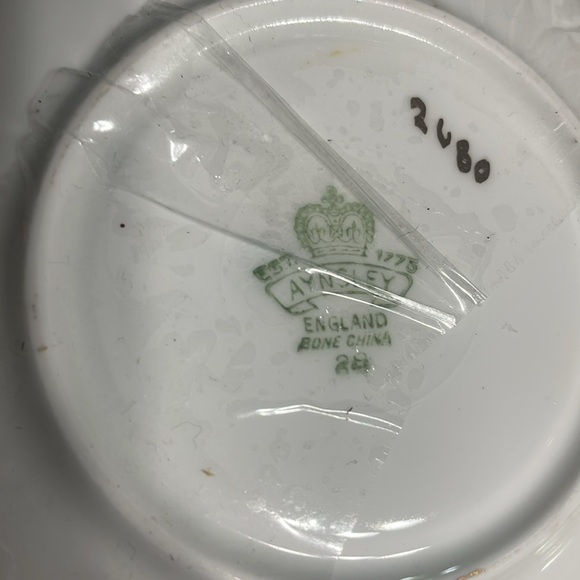 Vintage Aynsley tea cup and saucer - Picture 4 of 4